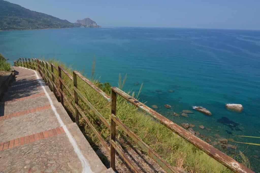 Апартаменти Terrazza Ambrogio Сант'Амброджіо Екстер'єр фото
